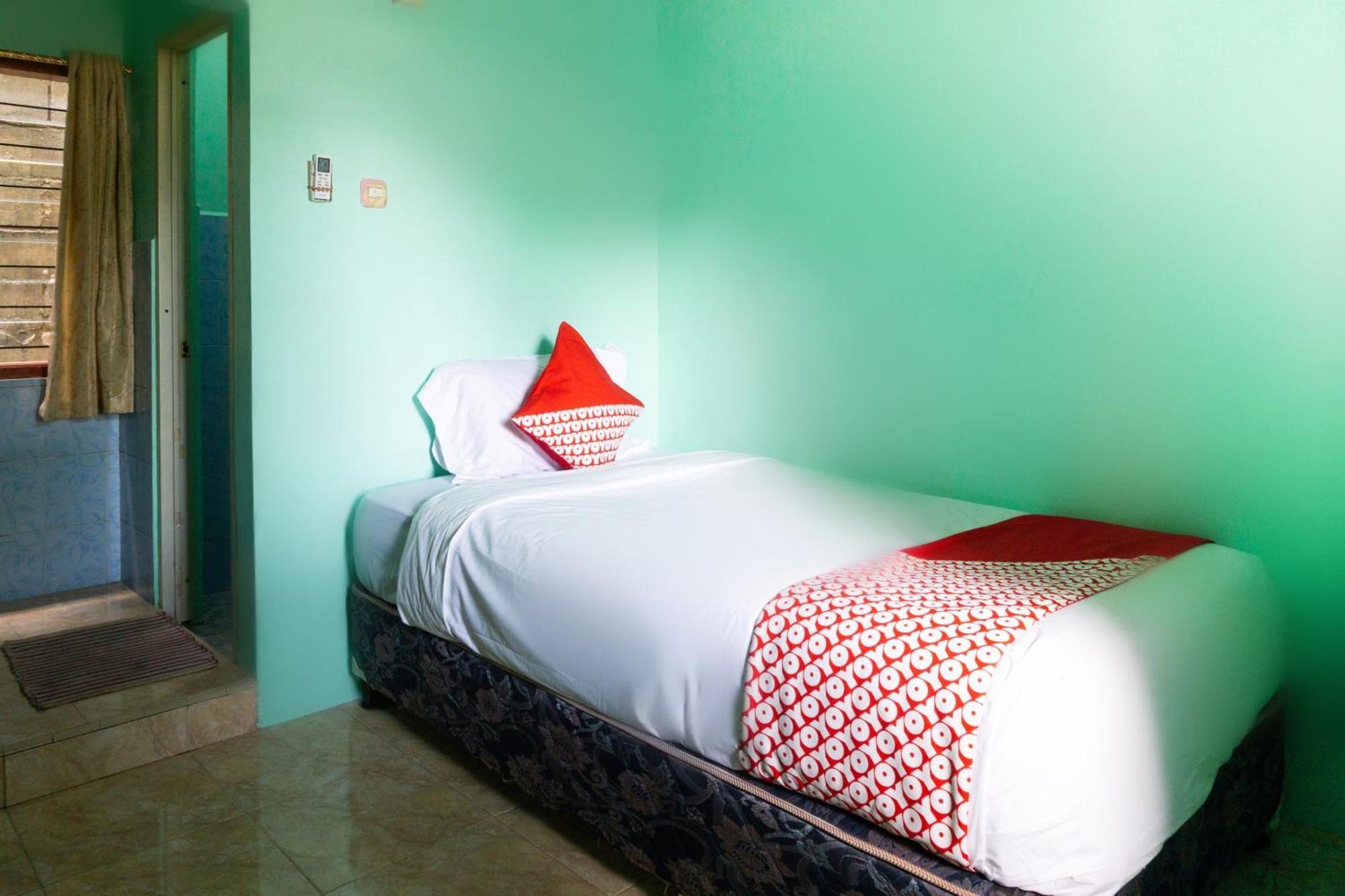 Oyo 3095 Semarapura Homestay Makassar Ngoại thất bức ảnh